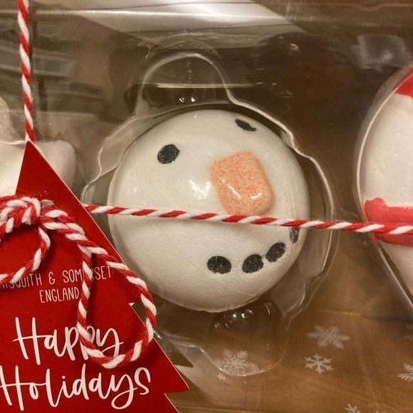 NIB! NEW HAPPY HOLIDAYS FESTIVE PEPPERMINT BATH FIZZERS - Picture 5 of 12